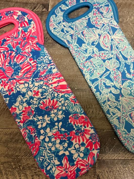 Lilly Pulitzer Other - Brand New! Lilly Pulitzer Floral Neoprene Set of 2 Wine Totes in Pink & Blue!